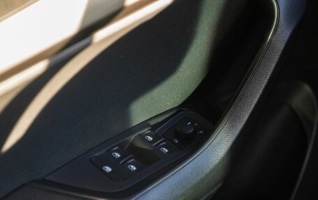 Skoda Karoq I, 2020 год, 2 300 000 рублей, 23 фотография