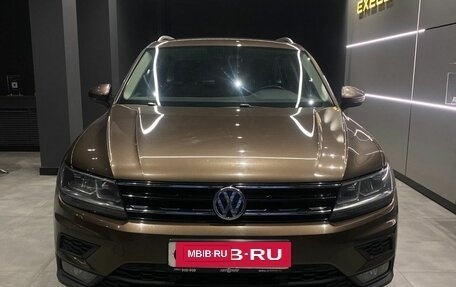 Volkswagen Tiguan II, 2017 год, 2 100 000 рублей, 3 фотография