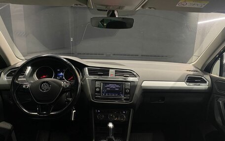 Volkswagen Tiguan II, 2017 год, 2 100 000 рублей, 11 фотография