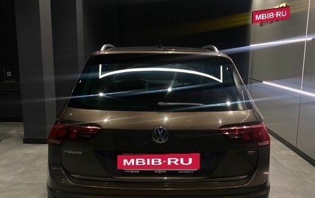 Volkswagen Tiguan II, 2017 год, 2 100 000 рублей, 6 фотография