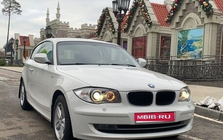 BMW 1 серия, 2011 год, 970 000 рублей, 1 фотография