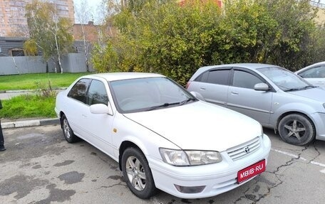 Toyota Camry, 2000 год, 670 000 рублей, 1 фотография