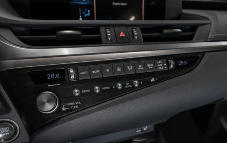 Lexus ES VII, 2021 год, 4 150 000 рублей, 19 фотография