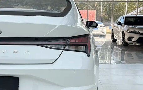 Hyundai Elantra, 2022 год, 1 650 000 рублей, 5 фотография