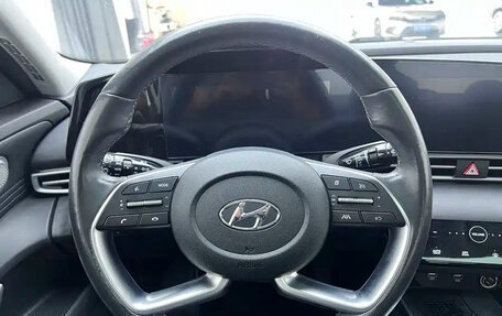 Hyundai Elantra, 2022 год, 1 650 000 рублей, 16 фотография