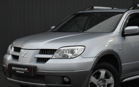 Mitsubishi Outlander III рестайлинг 3, 2004 год, 799 999 рублей, 1 фотография