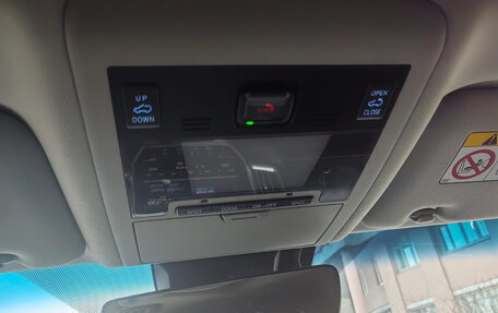 Toyota Land Cruiser 200, 2017 год, 6 499 000 рублей, 8 фотография