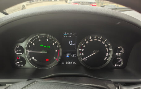 Toyota Land Cruiser 200, 2017 год, 6 499 000 рублей, 7 фотография