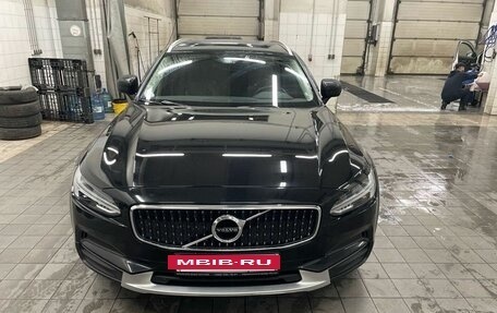 Volvo V90 Cross Country I рестайлинг, 2018 год, 3 290 000 рублей, 5 фотография