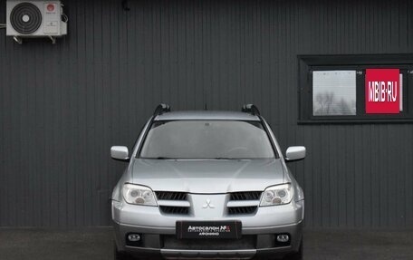 Mitsubishi Outlander III рестайлинг 3, 2004 год, 799 999 рублей, 3 фотография
