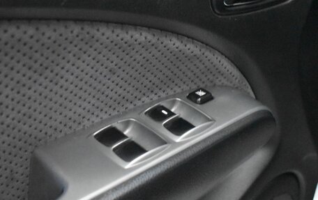 Mitsubishi Outlander III рестайлинг 3, 2004 год, 799 999 рублей, 12 фотография