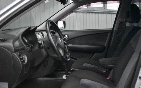 Mitsubishi Outlander III рестайлинг 3, 2004 год, 799 999 рублей, 14 фотография