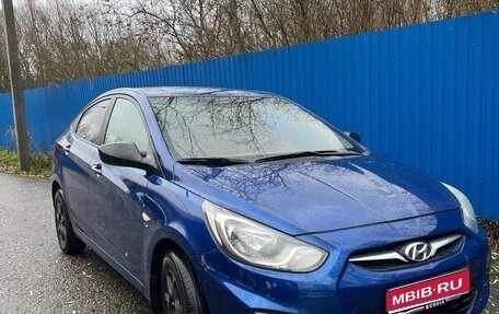 Hyundai Solaris II рестайлинг, 2011 год, 580 000 рублей, 1 фотография