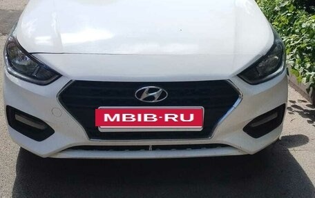 Hyundai Solaris II рестайлинг, 2017 год, 700 000 рублей, 2 фотография