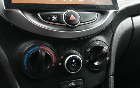 Hyundai Solaris II рестайлинг, 2013 год, 490 000 рублей, 15 фотография