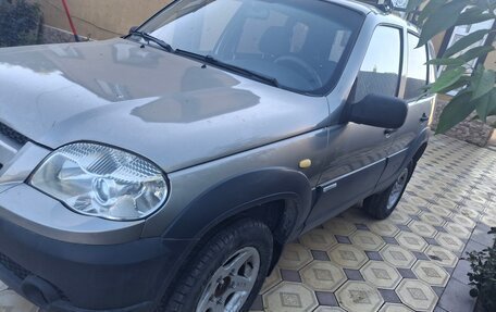 Chevrolet Niva I рестайлинг, 2011 год, 470 000 рублей, 2 фотография