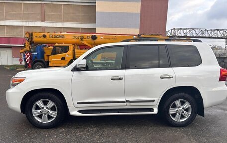 Toyota Land Cruiser 200, 2014 год, 4 499 000 рублей, 2 фотография