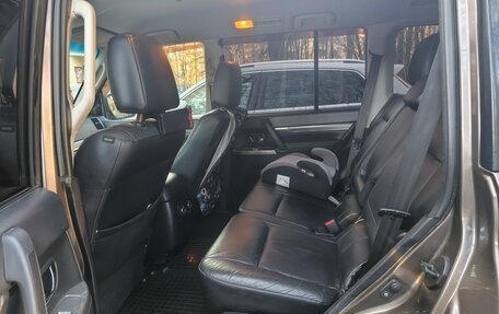 Mitsubishi Pajero IV, 2011 год, 1 800 000 рублей, 3 фотография