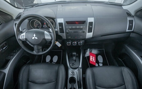 Mitsubishi Outlander III рестайлинг 3, 2010 год, 1 198 000 рублей, 15 фотография