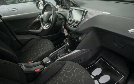 Peugeot 2008 II, 2014 год, 849 000 рублей, 18 фотография