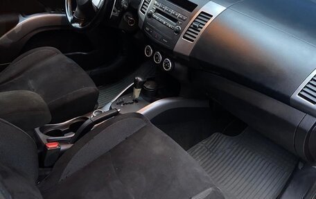 Mitsubishi Outlander III рестайлинг 3, 2007 год, 960 000 рублей, 9 фотография