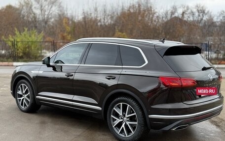 Volkswagen Touareg III, 2019 год, 4 850 000 рублей, 6 фотография