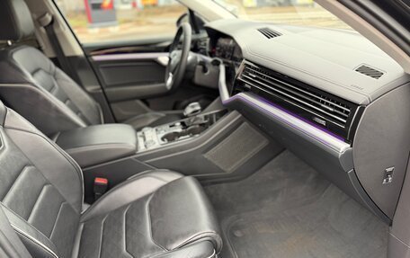 Volkswagen Touareg III, 2019 год, 4 850 000 рублей, 25 фотография