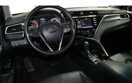 Toyota Camry, 2020 год, 2 950 000 рублей, 16 фотография