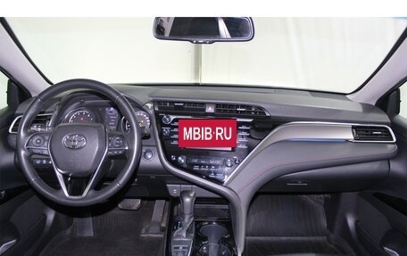 Toyota Camry, 2020 год, 2 950 000 рублей, 18 фотография