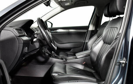 Skoda Superb III рестайлинг, 2018 год, 1 670 000 рублей, 10 фотография