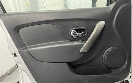 Renault Logan II, 2015 год, 629 000 рублей, 17 фотография