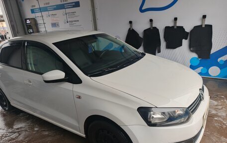 Volkswagen Polo VI (EU Market), 2010 год, 450 000 рублей, 2 фотография