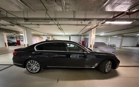 BMW 7 серия, 2018 год, 3 490 000 рублей, 9 фотография