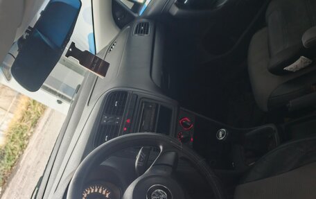 Volkswagen Polo VI (EU Market), 2010 год, 450 000 рублей, 5 фотография