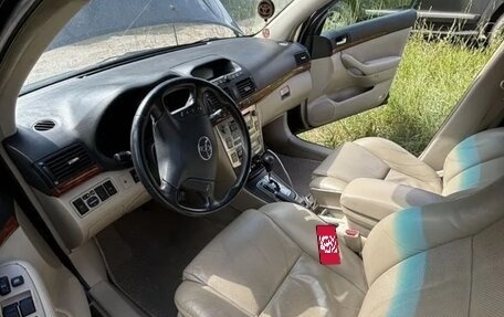 Toyota Avensis III рестайлинг, 2004 год, 650 000 рублей, 17 фотография