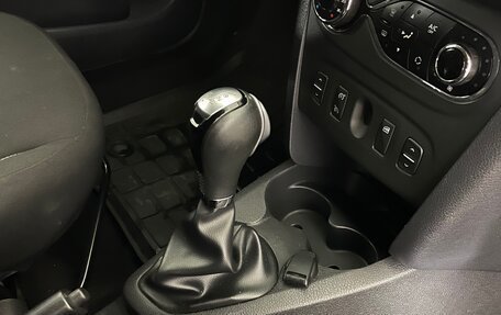 Renault Sandero II рестайлинг, 2017 год, 1 040 000 рублей, 19 фотография