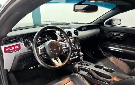 Ford Mustang VI рестайлинг, 2014 год, 2 300 000 рублей, 16 фотография