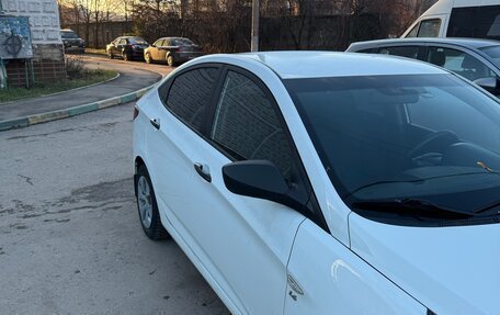 Hyundai Solaris II рестайлинг, 2015 год, 930 000 рублей, 2 фотография