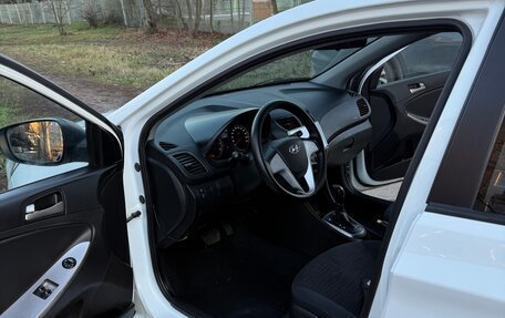 Hyundai Solaris II рестайлинг, 2015 год, 930 000 рублей, 9 фотография