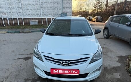 Hyundai Solaris II рестайлинг, 2015 год, 930 000 рублей, 4 фотография