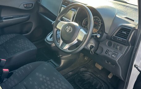 Toyota Ractis II, 2014 год, 920 000 рублей, 4 фотография