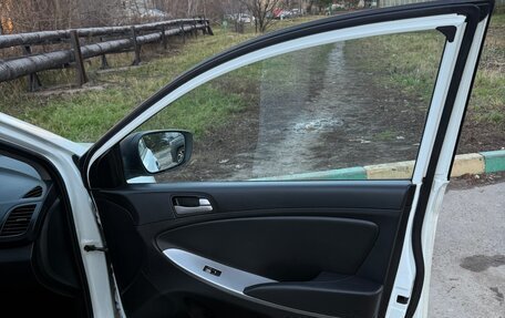 Hyundai Solaris II рестайлинг, 2015 год, 930 000 рублей, 12 фотография