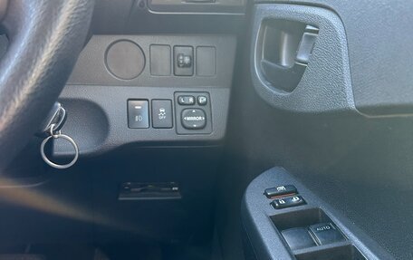 Toyota Ractis II, 2014 год, 920 000 рублей, 7 фотография