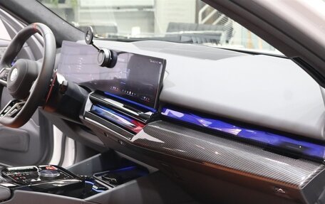 BMW M5, 2025 год, 21 660 086 рублей, 38 фотография