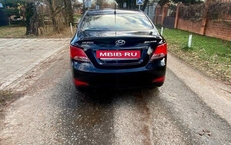 Hyundai Solaris II рестайлинг, 2015 год, 1 200 000 рублей, 2 фотография