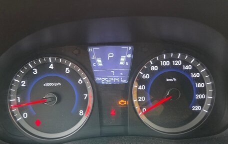 Hyundai Solaris II рестайлинг, 2012 год, 720 000 рублей, 6 фотография