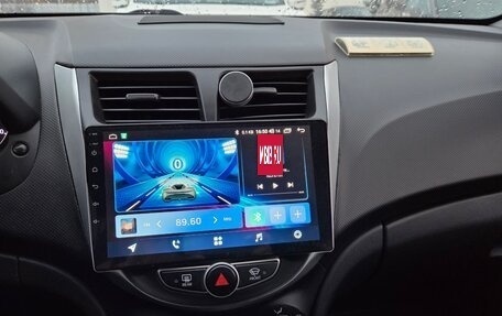 Hyundai Solaris II рестайлинг, 2012 год, 720 000 рублей, 5 фотография