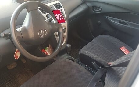 Toyota Yaris III рестайлинг, 2007 год, 670 000 рублей, 4 фотография