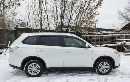 Mitsubishi Outlander III рестайлинг 3, 2014 год, 1 600 000 рублей, 5 фотография