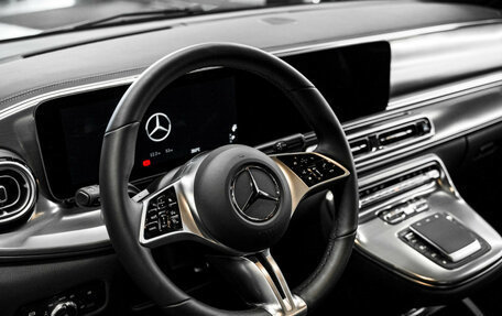 Mercedes-Benz V-Класс, 2024 год, 15 700 000 рублей, 16 фотография